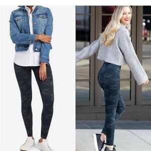 SPANX Camouflage Leggings in Black and Gray